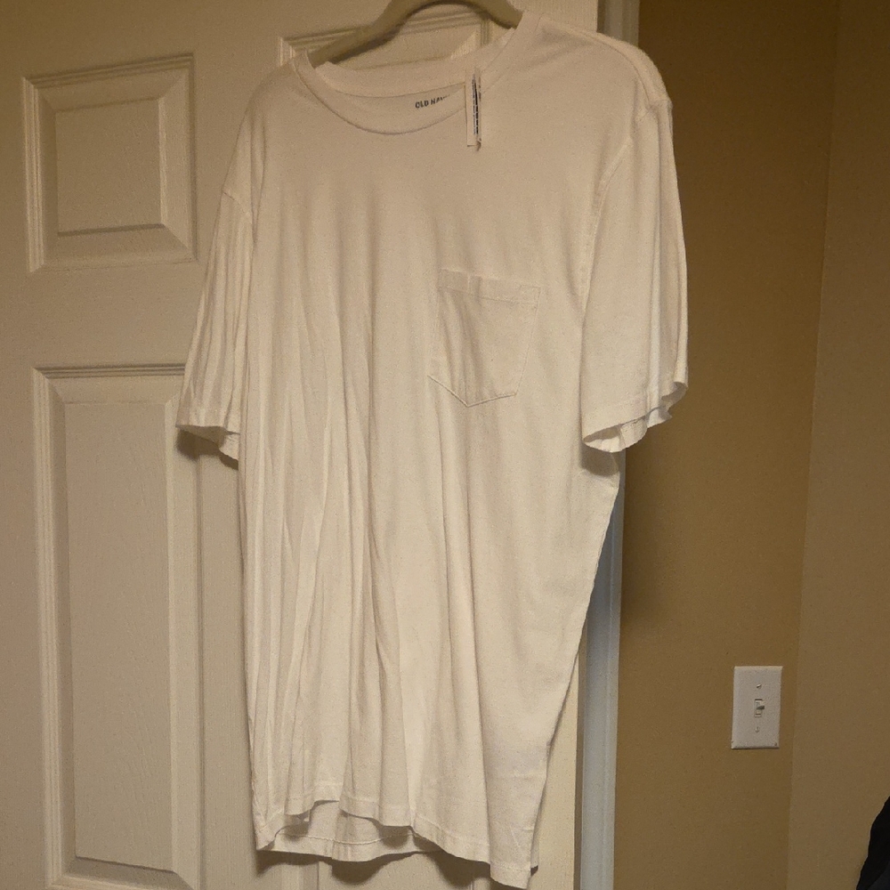 Old Navy White Short Sleeve Tee